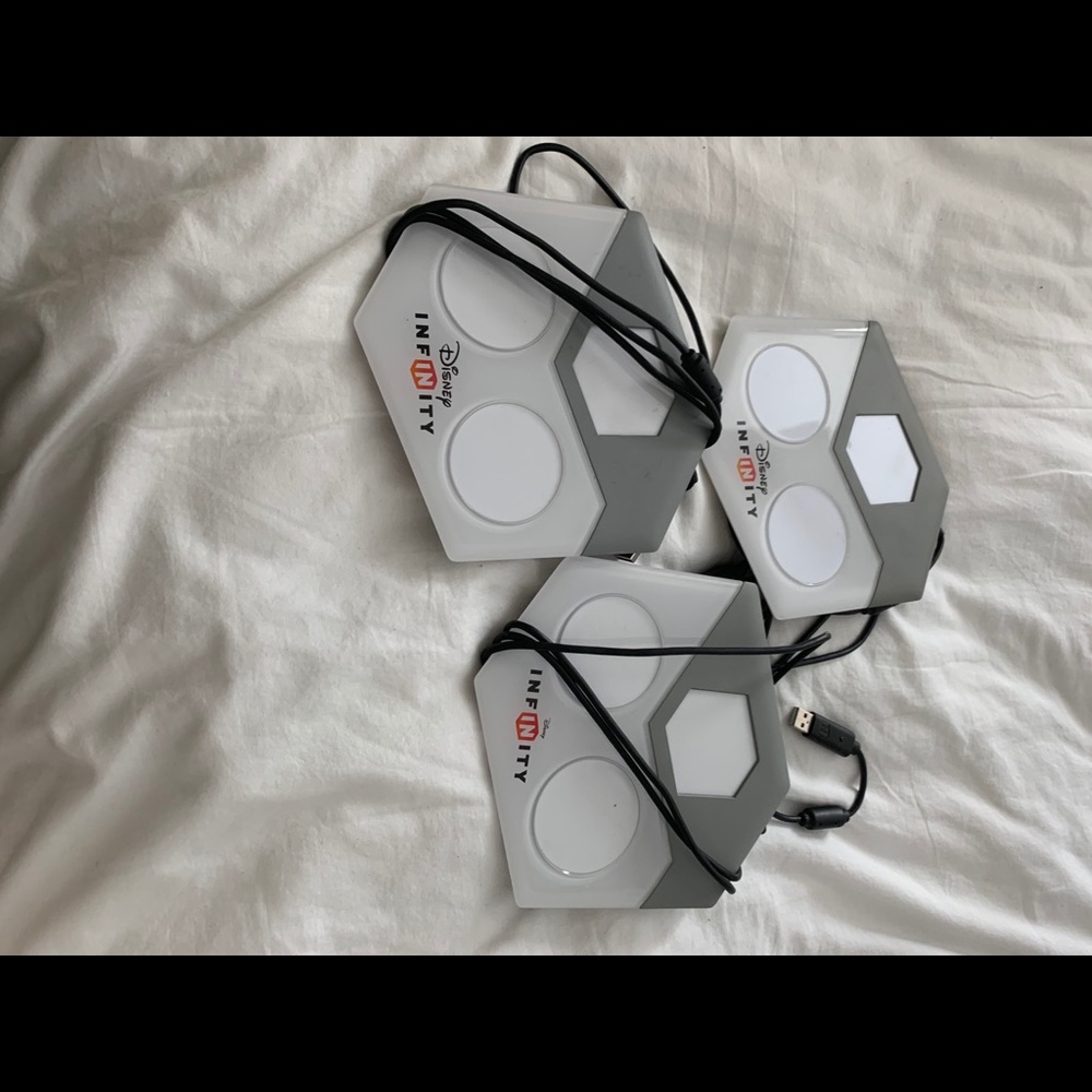 3 infinity game pieces